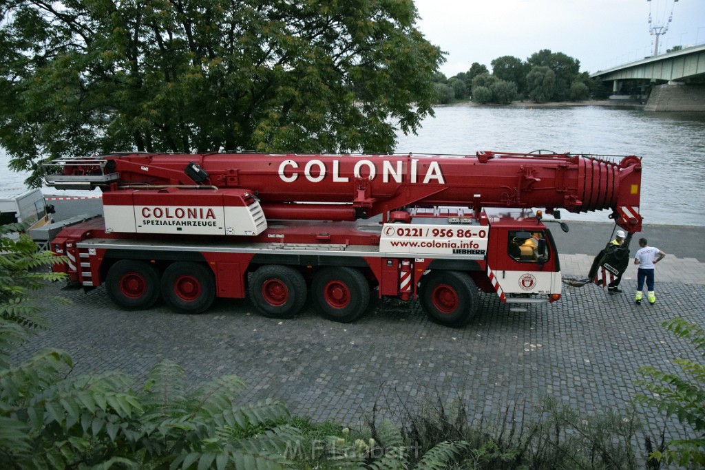 Koelner Seilbahn Gondel blieb haengen Koeln Linksrheinisch P835.JPG - Miklos Laubert